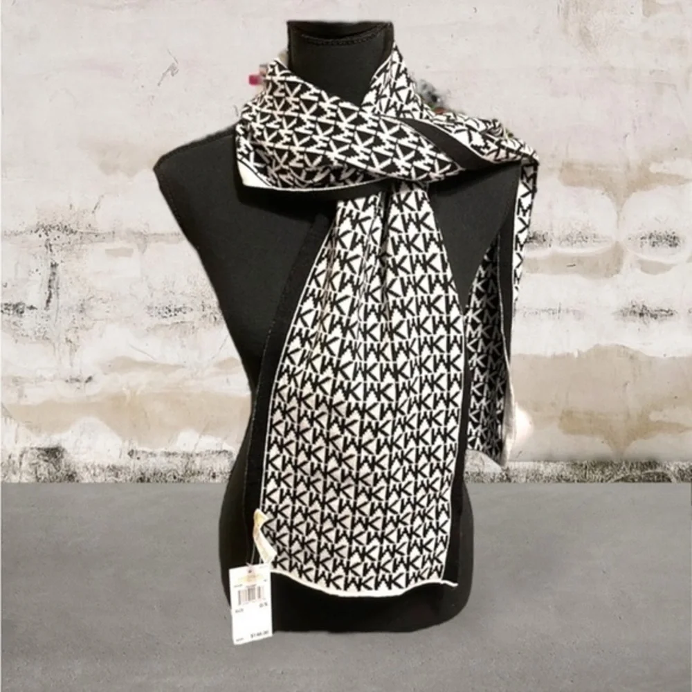 NWT - Michael Kors Women’s Limited Edition Fall2021 Scarf (White & Black Design)